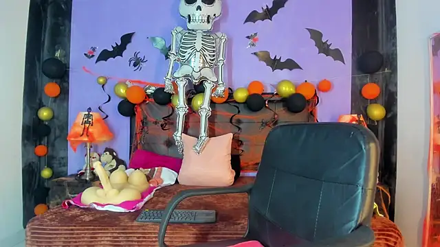 MaduraLuciana online show from 24, 10, 2025