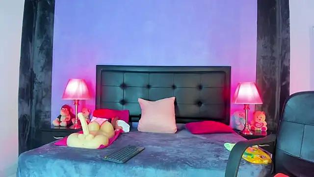 MaduraLuciana online show from 12, 11, 2025