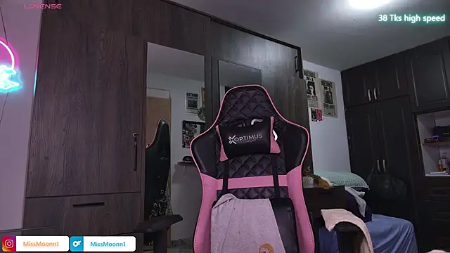 Steph moon  online show from 15, 3, 2026