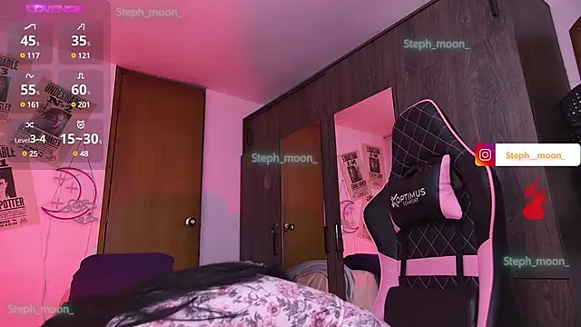 Steph moon  online show from 4, 1, 2025