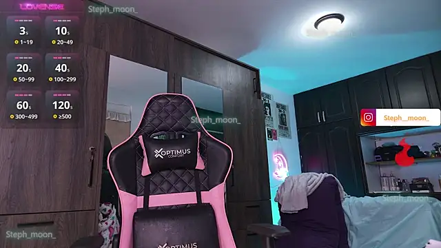 Steph moon  online show from 11, 3, 2025