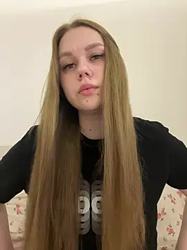 Snapshot of Marylallka5 chatting on 18, 7, 2026 Marylallka5 online show from 18, 7, 2026