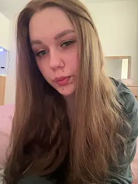 Snapshot of Marylallka5 chatting on 10, 7, 2026 Marylallka5 online show from 10, 7, 2026