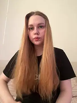 Snapshot of Marylallka5 chatting on 3, 7, 2026 Marylallka5 online show from 3, 7, 2026