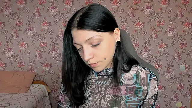 Lolly Haze online show from 5, 4, 2026