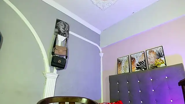 sexy-luna-star-ts online show from 8, 1, 2026