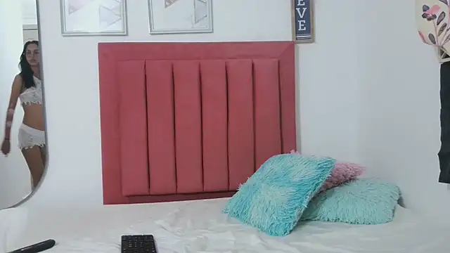 Sophie and andress online show from 23, 4, 2026