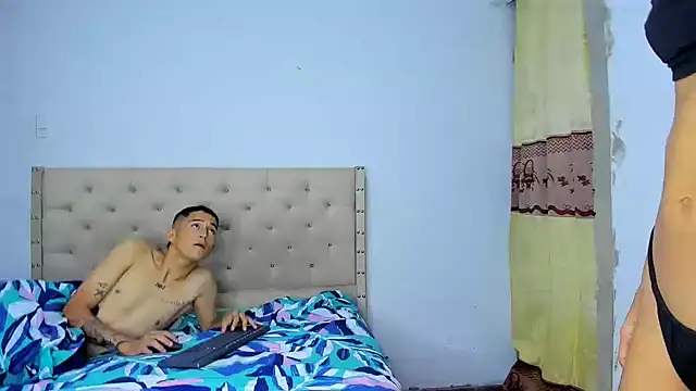 Snapshot of Sophie_and_andress chatting on 26, 2, 2025 Sophie and andress online show from 26, 2, 2025