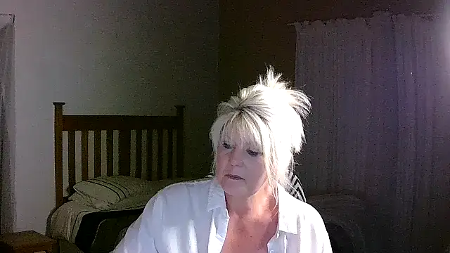 Miahotmilf online show from 7, 11, 2025