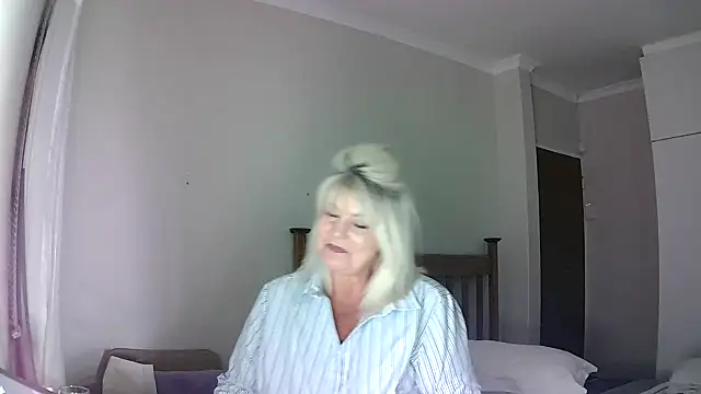 Miahotmilf online show from 28, 12, 2024