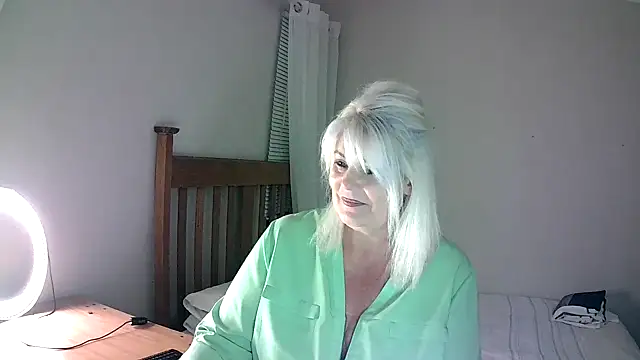 Miahotmilf online show from 4, 2, 2025