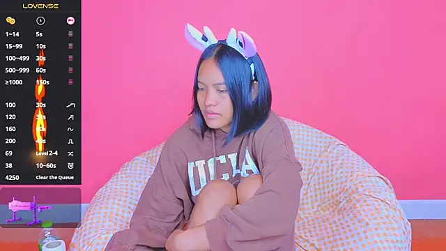 Natsu   online show from 21, 1, 2025