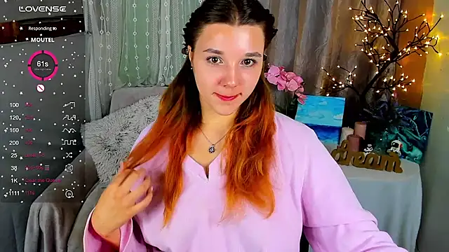 PenelopeOneGrey online show from 15, 9, 2025