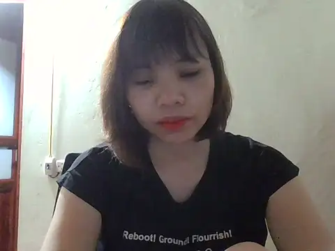 Angela-Eira online show from 4, 10, 2025