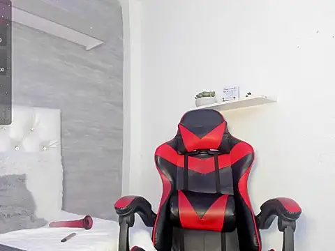 Snapshot of thararouse chatting on 4, 3, 2025 thararouse online show from 4, 3, 2025