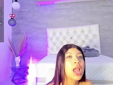 Snapshot of thararouse chatting on 5, 3, 2025 thararouse online show from 5, 3, 2025