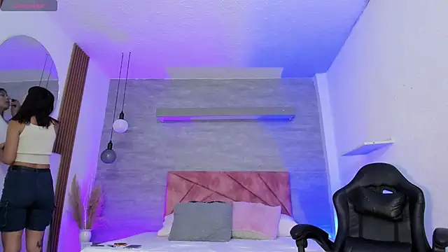 Snapshot of thararouse chatting on 10, 11, 2025 thararouse online show from 10, 11, 2025