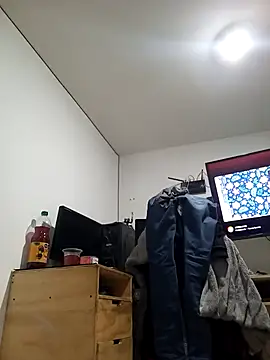 weedmanhot28 online show from 5, 3, 2025