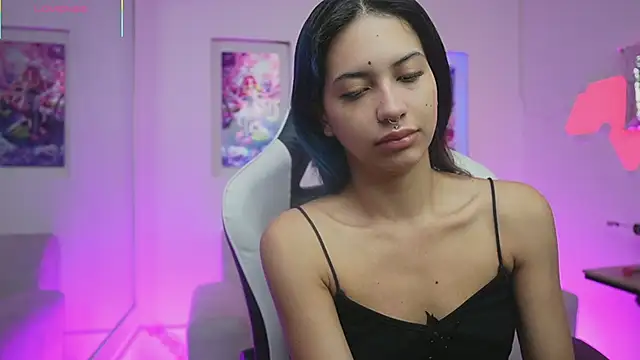 Snapshot of KayraOwen chatting on 21, 11, 2025 KayraOwen online show from 21, 11, 2025