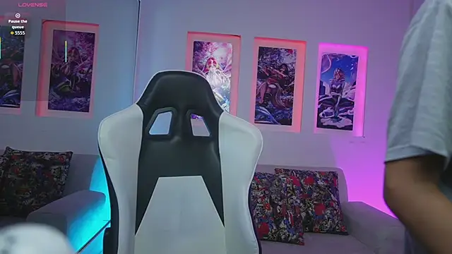 Snapshot of KayraOwen chatting on 7, 10, 2025 KayraOwen online show from 7, 10, 2025