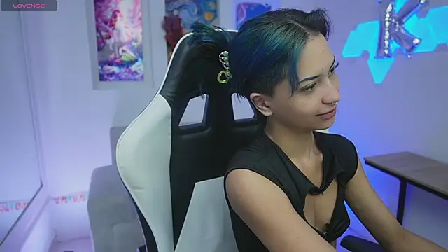 Snapshot of KayraOwen chatting on 21, 10, 2025 KayraOwen online show from 21, 10, 2025