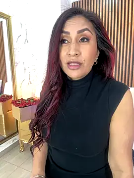 MonicaMoret online show from 6, 10, 2025