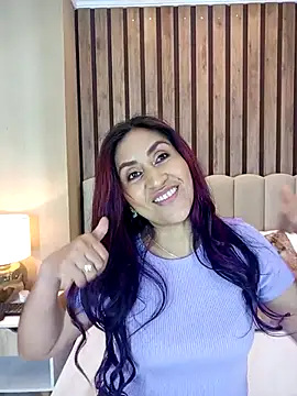 MonicaMoret online show from 7, 3, 2025