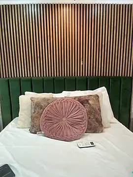 MonicaMoret online show from 6, 3, 2026