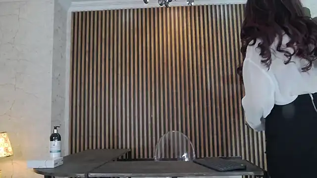 MonicaMoret online show from 30, 3, 2026