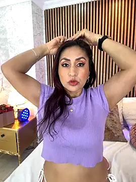 MonicaMoret online show from 1, 10, 2025