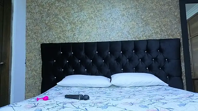 Snapshot of stella_xue chatting on 4, 11, 2025 stella xue online show from 4, 11, 2025