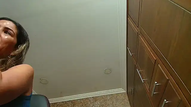 Snapshot of stella_xue chatting on 23, 9, 2025 stella xue online show from 23, 9, 2025