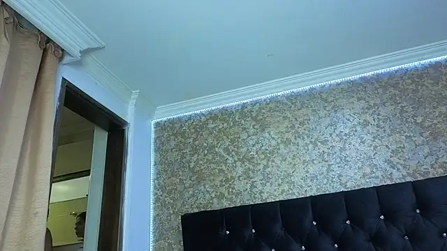 Snapshot of stella_xue chatting on 8, 11, 2025 stella xue online show from 8, 11, 2025