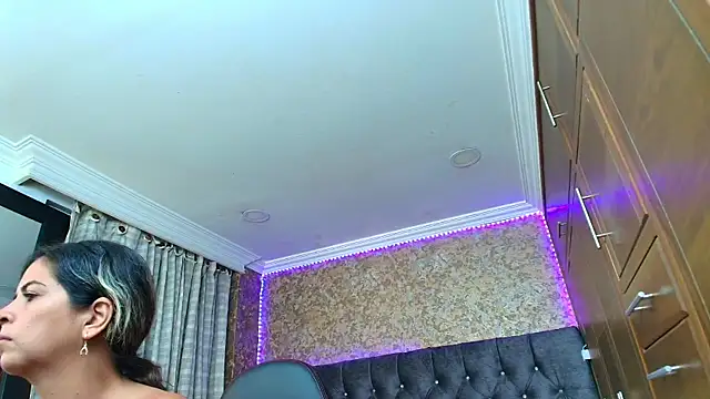 Snapshot of stella_xue chatting on 6, 10, 2025 stella xue online show from 6, 10, 2025