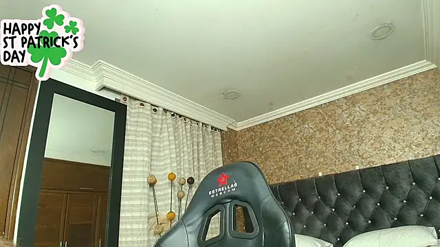 Snapshot of stella_xue chatting on 17, 3, 2025 stella xue online show from 17, 3, 2025