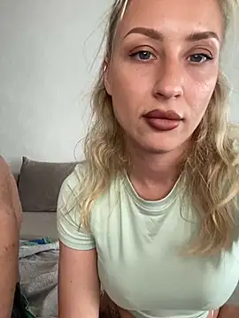 Snapshot of belle98 chatting on 21, 3, 2025 belle98 online show from 21, 3, 2025