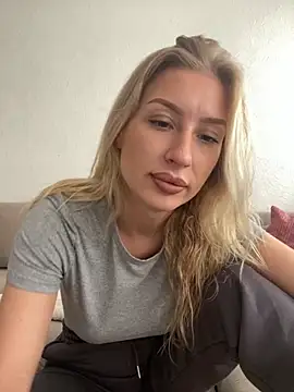 Snapshot of belle98 chatting on 31, 10, 2025 belle98 online show from 31, 10, 2025