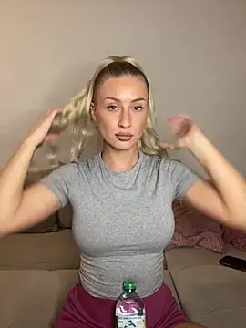 Snapshot of belle98 chatting on 29, 9, 2025 belle98 online show from 29, 9, 2025