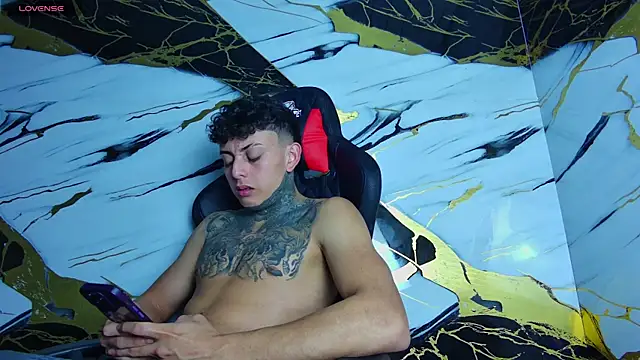 Kevin22 222 online show from 17, 3, 2025