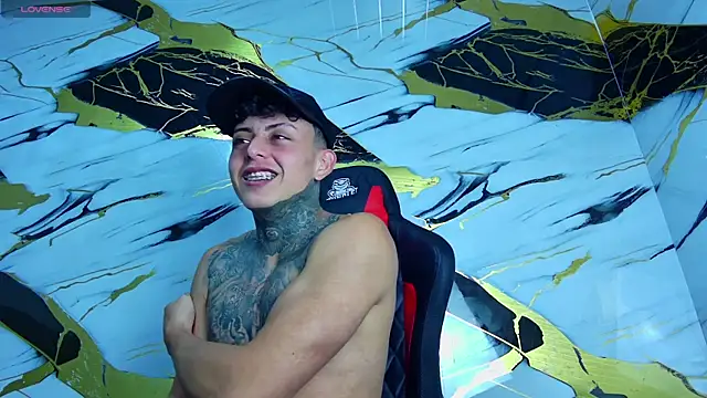 Kevin22 222 online show from 19, 3, 2025