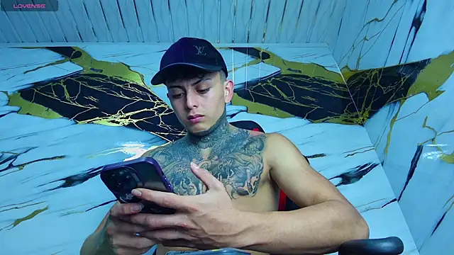 Kevin22 222 online show from 19, 3, 2025