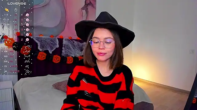 Kelly Cuutie online show from 29, 10, 2025