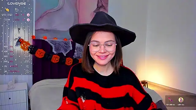 Kelly Cuutie online show from 28, 10, 2025