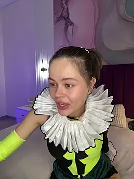 Kelly Cuutie online show from 18, 3, 2026