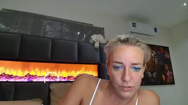 Wendysexyx online show from 14, 6, 2026