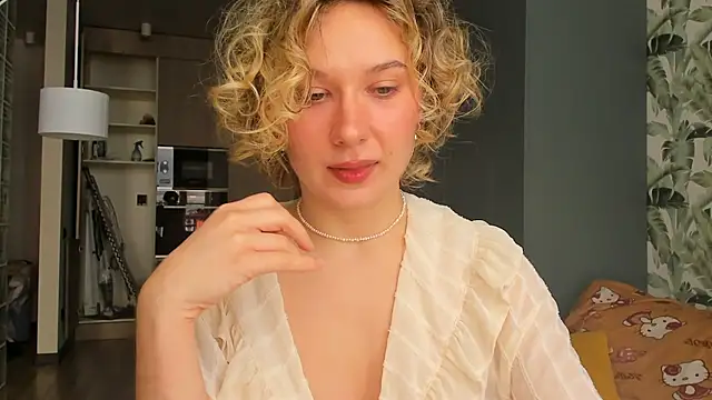 Lilith lutherlow online show from 16, 2, 2026