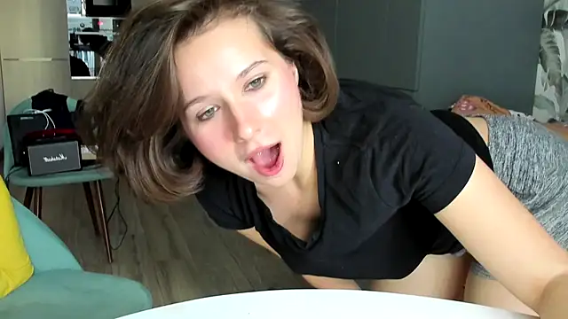 Lilith lutherlow online show from 23, 9, 2025