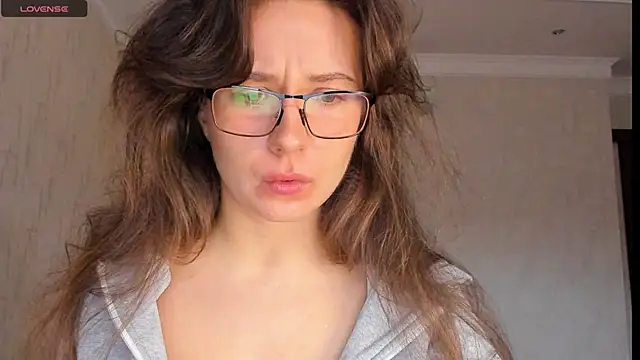 Lilith lutherlow online show from 25, 1, 2025