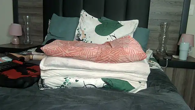 BigButt-MomJ75 online show from 11, 2, 2026