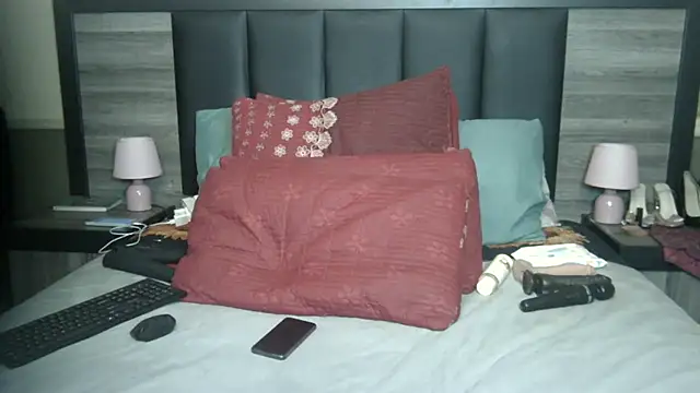 BigButt-MomJ75 online show from 19, 9, 2025